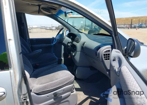 2000 Dodge Grand Caravan Se from USA, damaged, VIN 2B4GP44R0YR630786